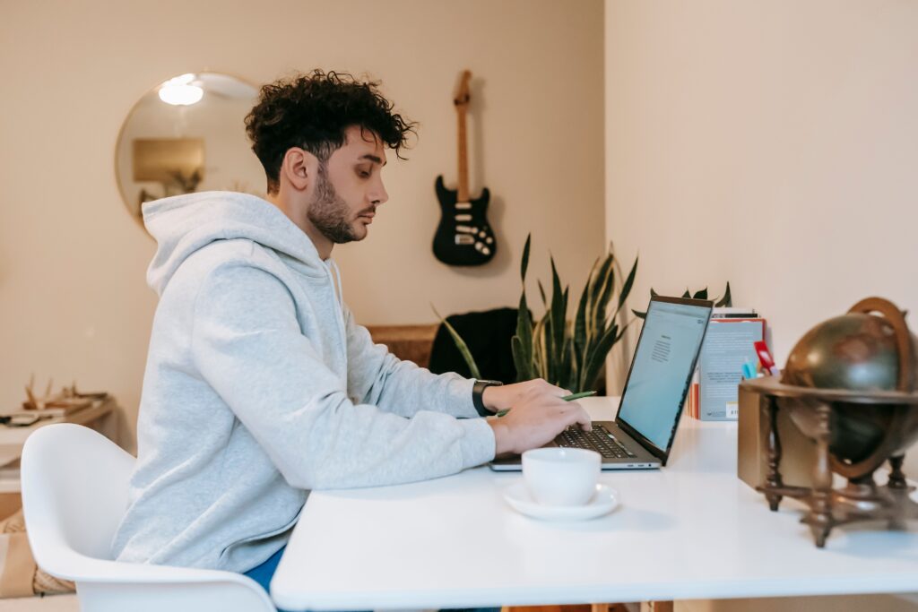 Best remote work opportunities for students in 2026
